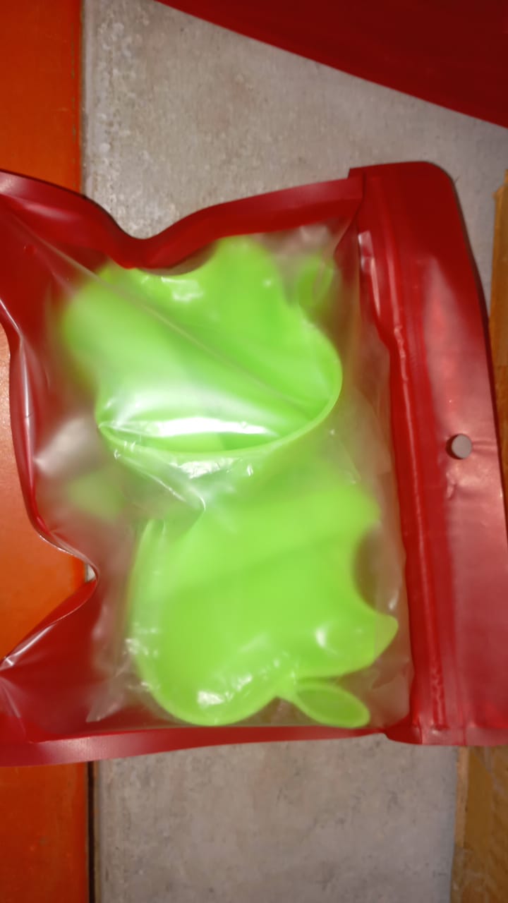 Apple-Shaped Plastic Mobile Phone Holder (3 Pc & mix color) Apple-Shaped Plastic Mobile Phone Holder (3 Pc & mix color)